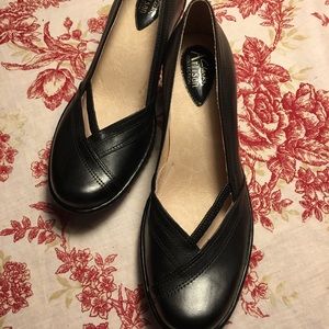 Clark’s Artisan black dress shoes